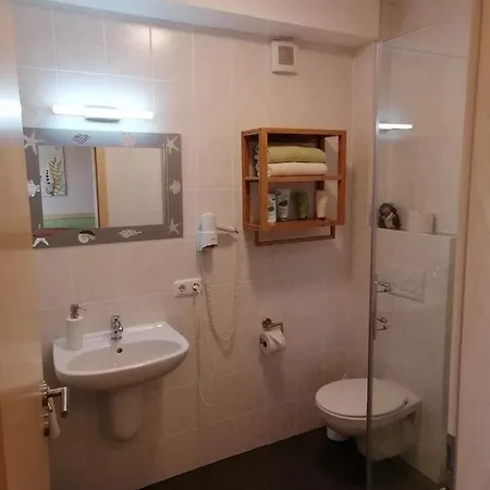 Gaestehaus Celine Bed & Breakfast 3*