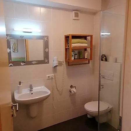 Gaestehaus Celine فندق مبيت وإفطار 3*